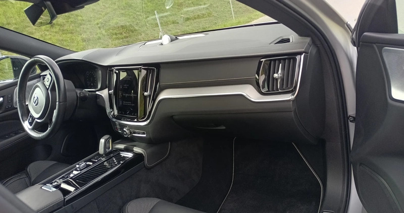 Volvo V60 cena 215900 przebieg: 52505, rok produkcji 2021 z Kraków małe 781